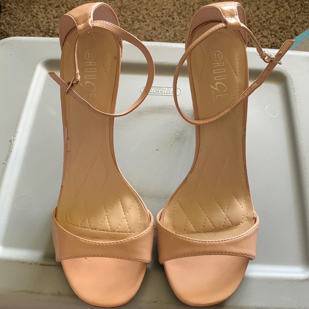 Cute nude heel